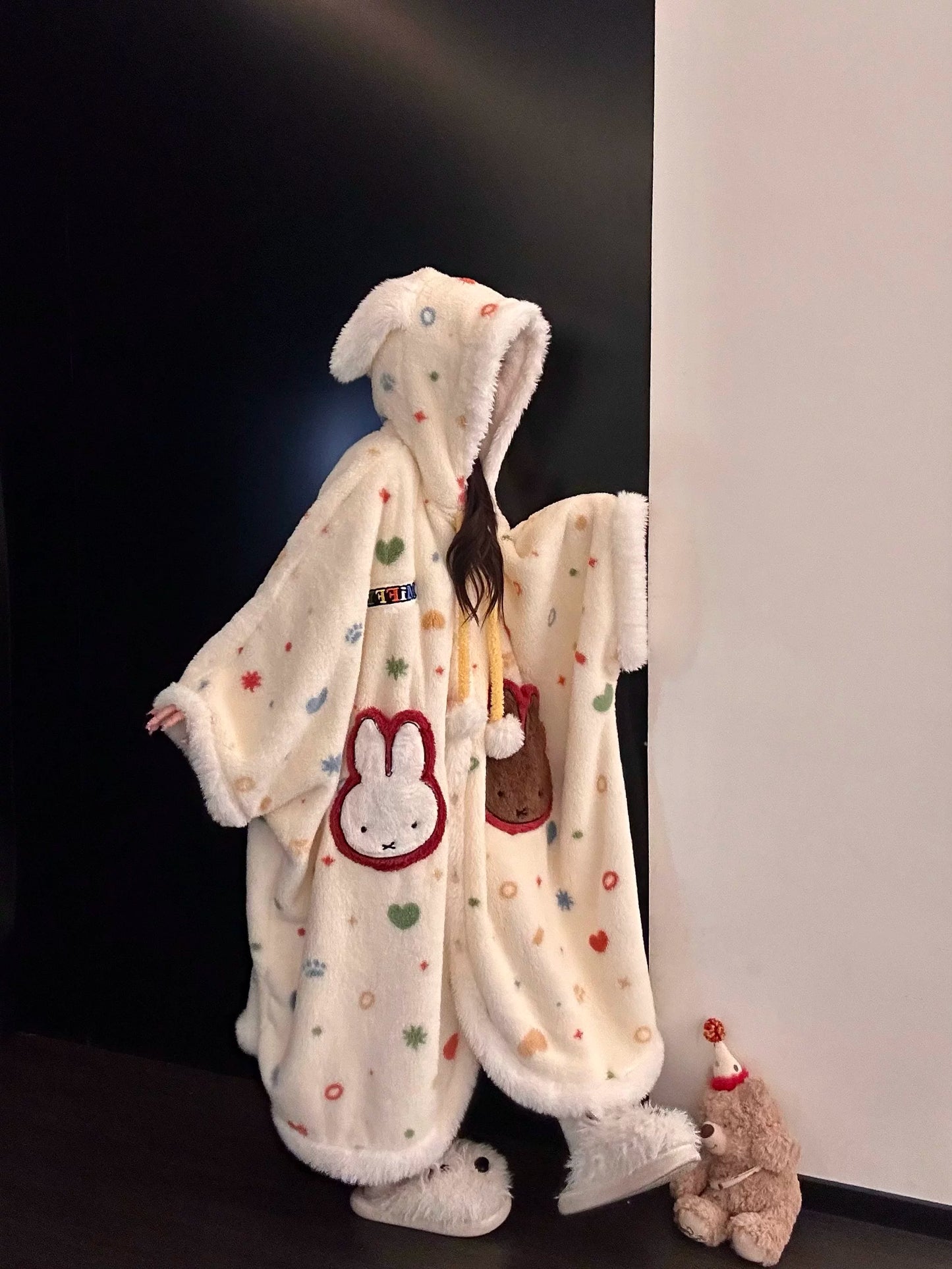 Women's Rabbit Coral Fleece Pajamas, Autumn and Winter, Thickened Fleece-lined Cartoon Hooded Cape Robe, Home Wear, Bathrobe Style