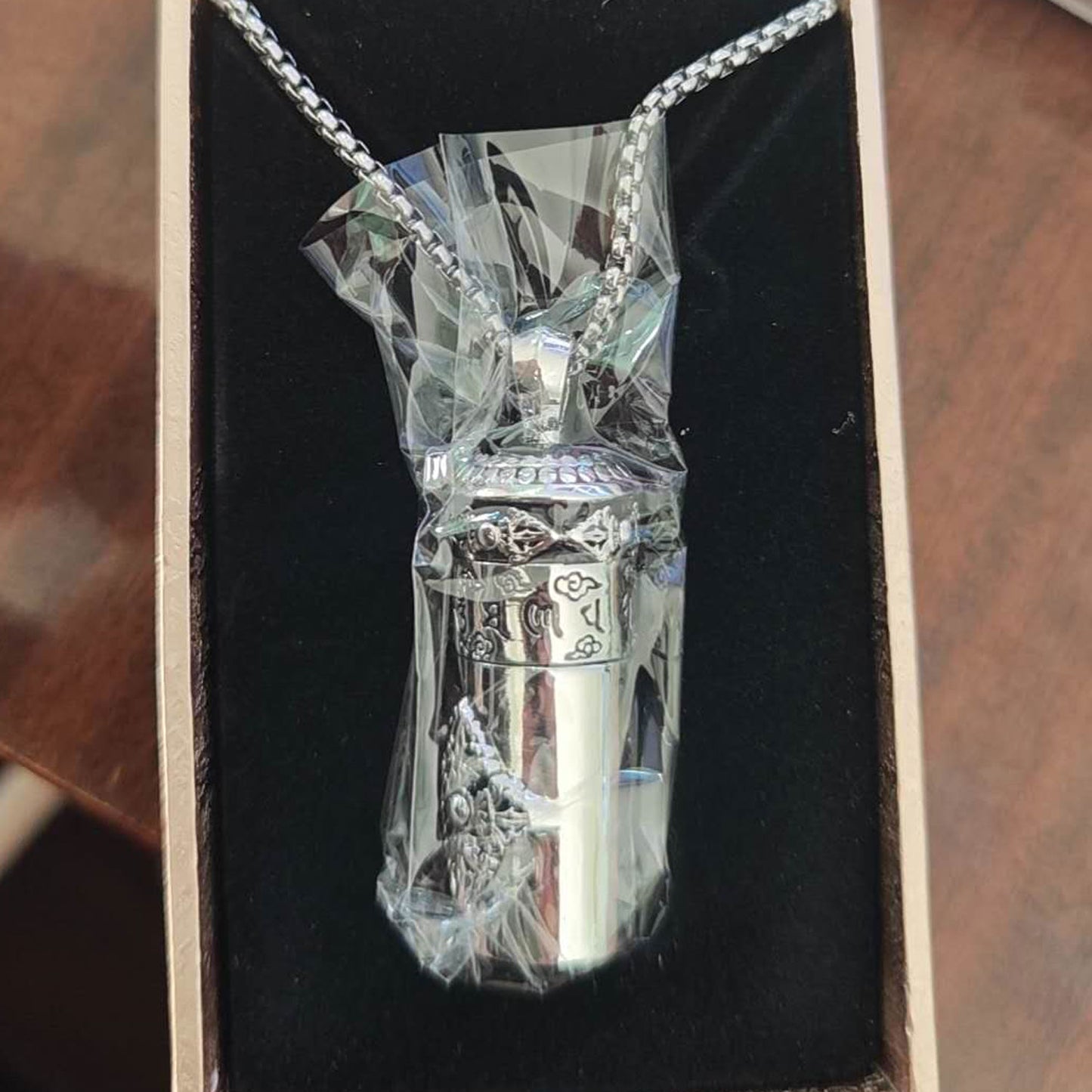Mini retro necklace-style kerosene lighter, old-fashioned gasoline lighter