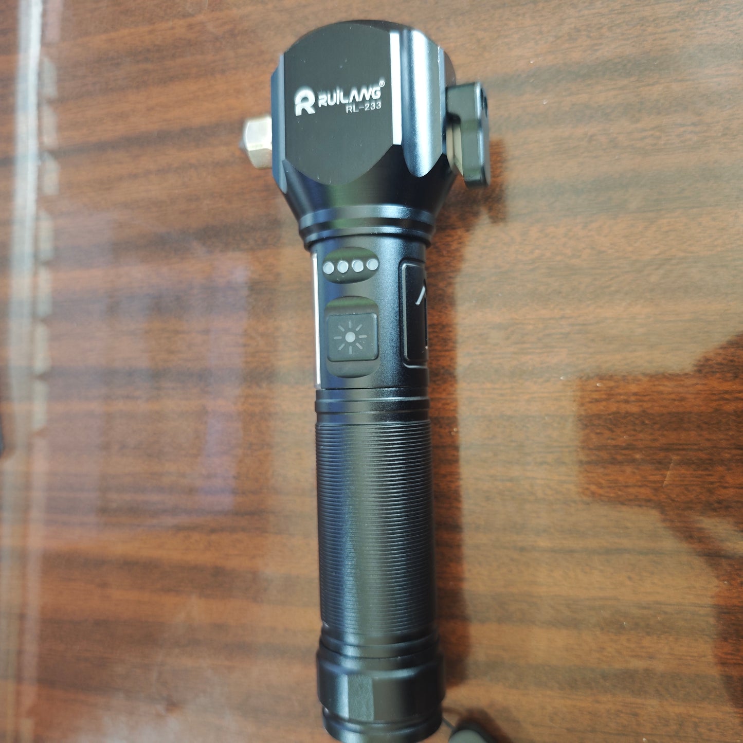 4 in 1 Multi Function Emergency Car Safety Hammer USB Charger Cutting Knife Zoomable Led Flashlight