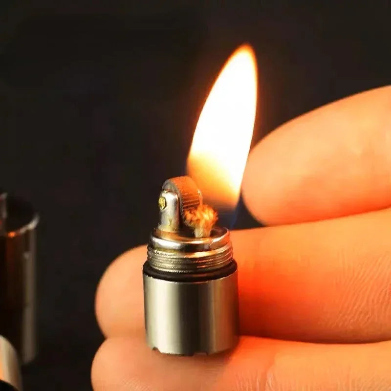 Mini retro necklace-style kerosene lighter, old-fashioned gasoline lighter