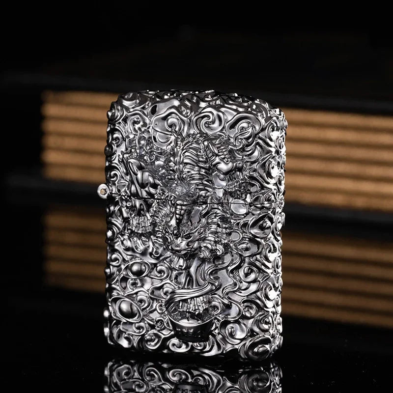 2026 New Creative High-end Heavy Armored Dragon Metal Relief Grinding Wheel Kerosene Lighter Cigarette Accessories Tool Gift
