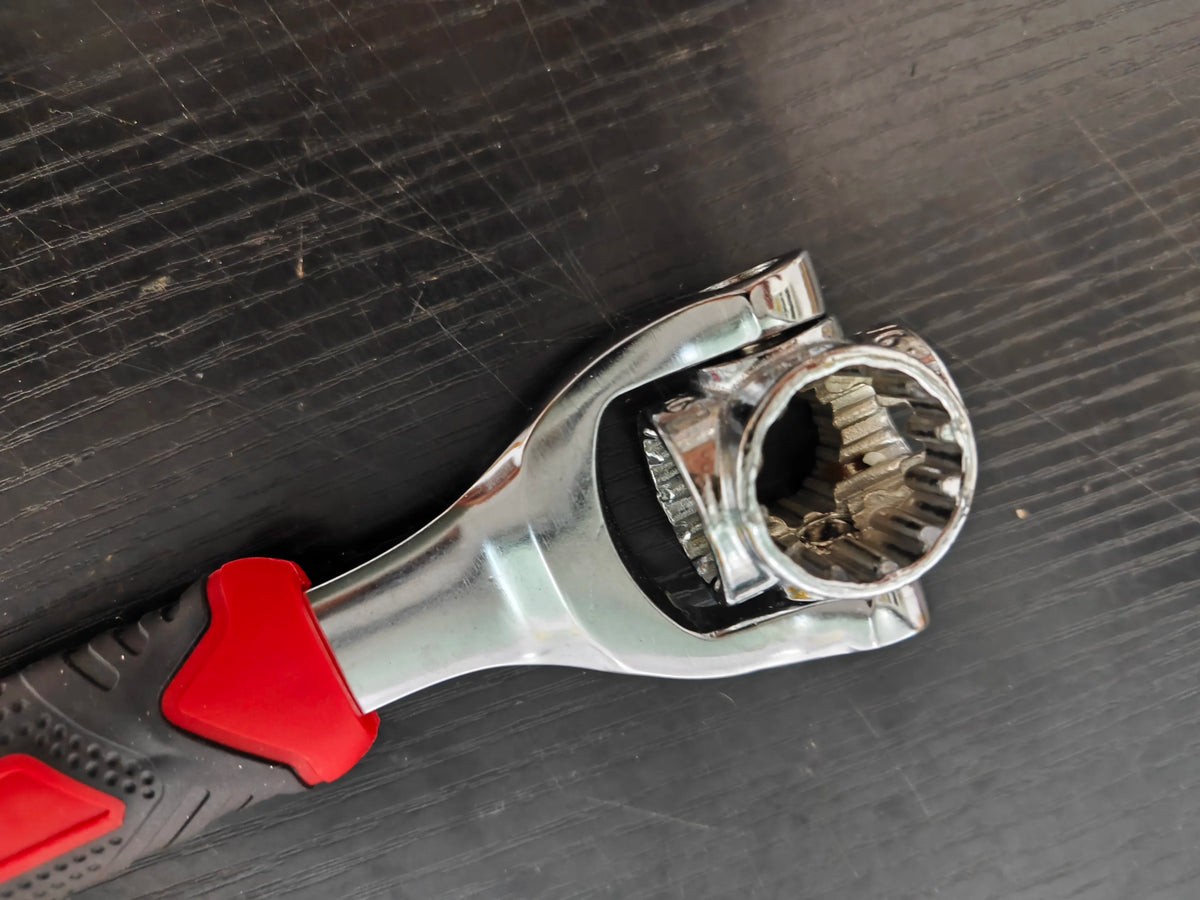 48 in 1 Universal Socket Wrench 360 Degree Rotating Tiger Wrench Spline Torx 6-Point Steel Hand Tool for Car Furniture Repair
